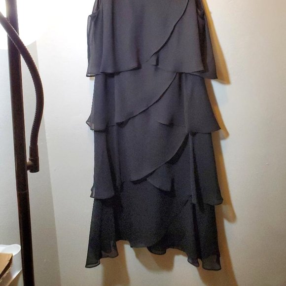 Evening Wear Black Flutter Dress Size 4 - Picture 3 of 7